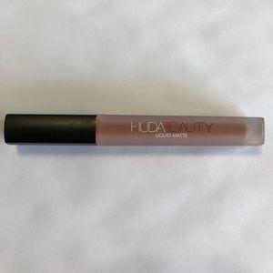 Huda Beauty Liquid Matte Venus